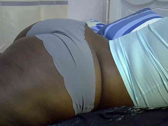 Juicyass-02 webcam
