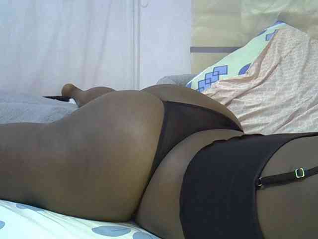 Juicyass-02 webcam