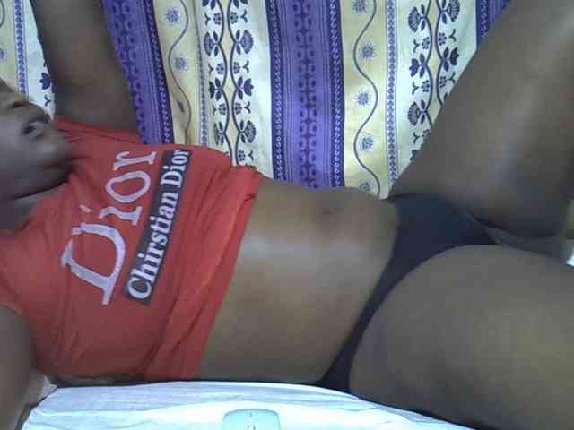 Juicyass-02 webcam