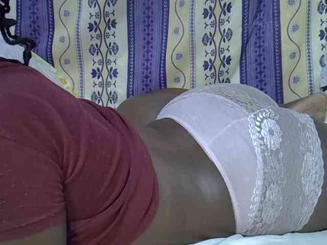 Juicyass-02 webcam