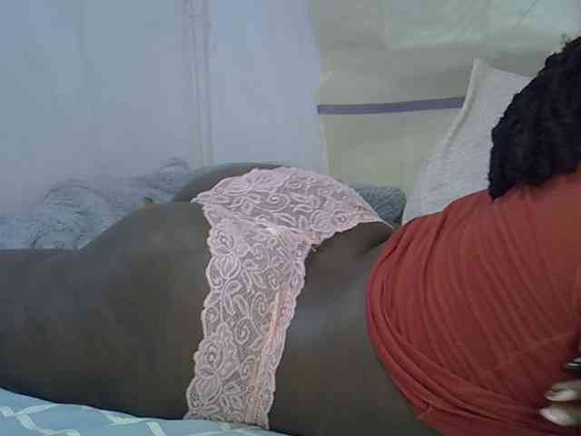 Juicyass-02 webcam