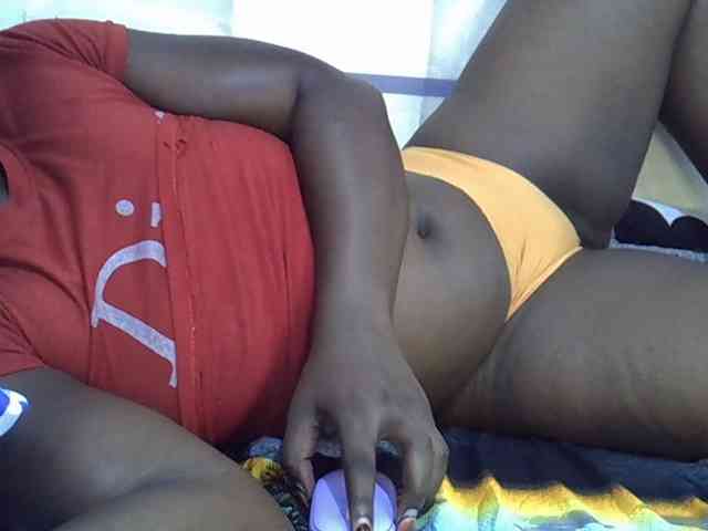 Juicyass-02 webcam