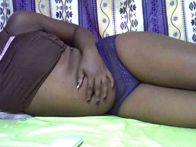 Juicyass-02 webcam
