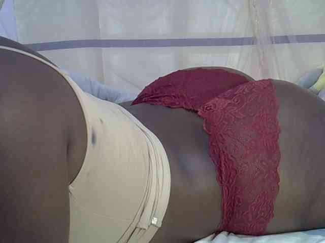 Juicyass-02 webcam