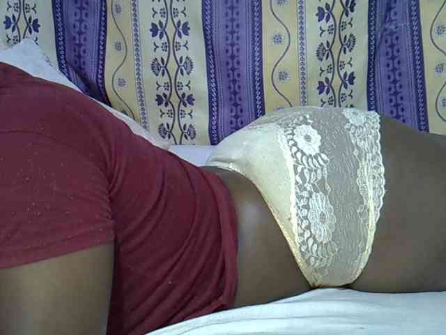 Juicyass-02 webcam