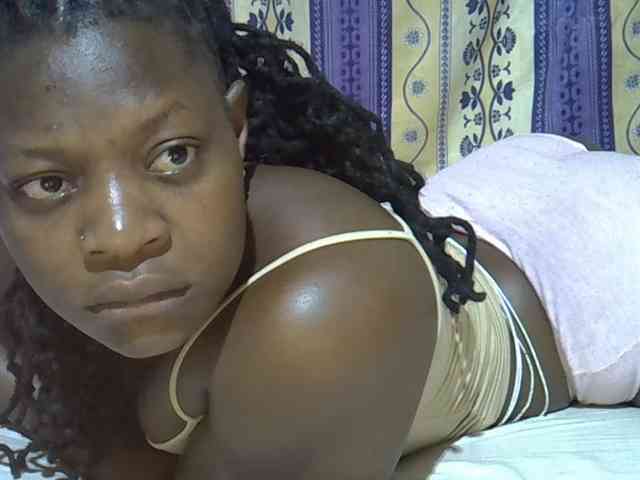 Juicyass-02 webcam