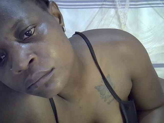 Juicyass-02 webcam