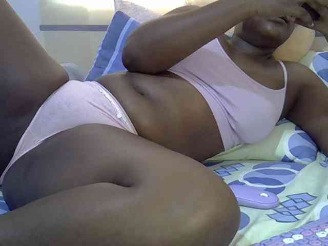 Juicyass-02 webcam