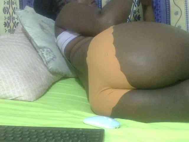 Juicyass-02 webcam