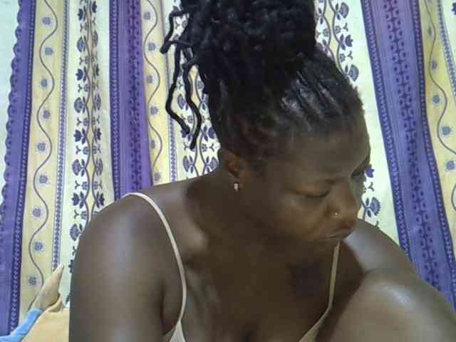 Juicyass-02 webcam