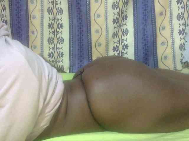 Juicyass-02 webcam