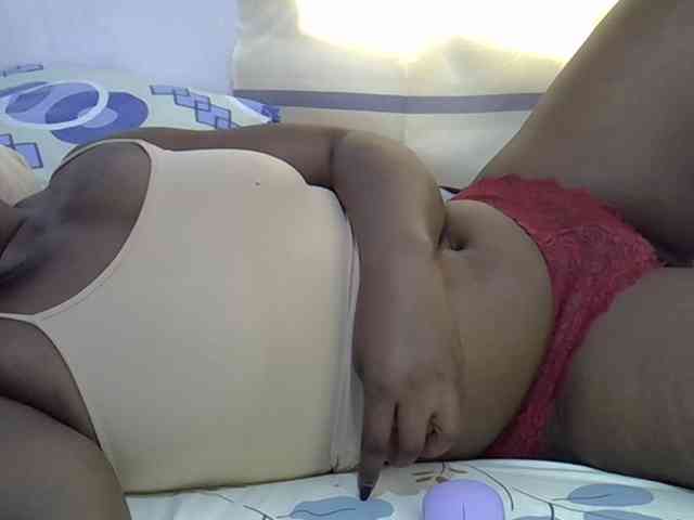 Juicyass-02 webcam