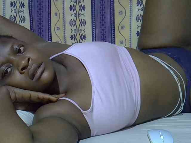 Juicyass-02 webcam
