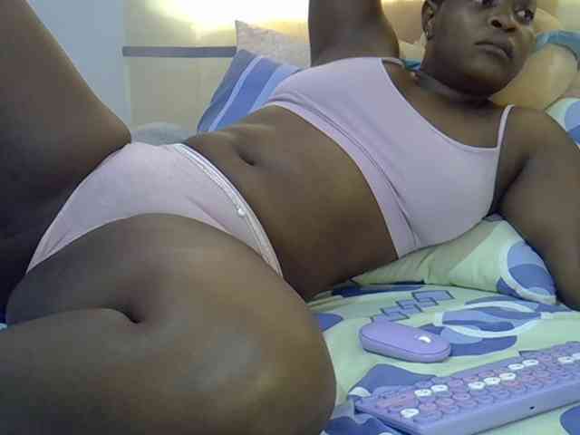 Juicyass-02 webcam