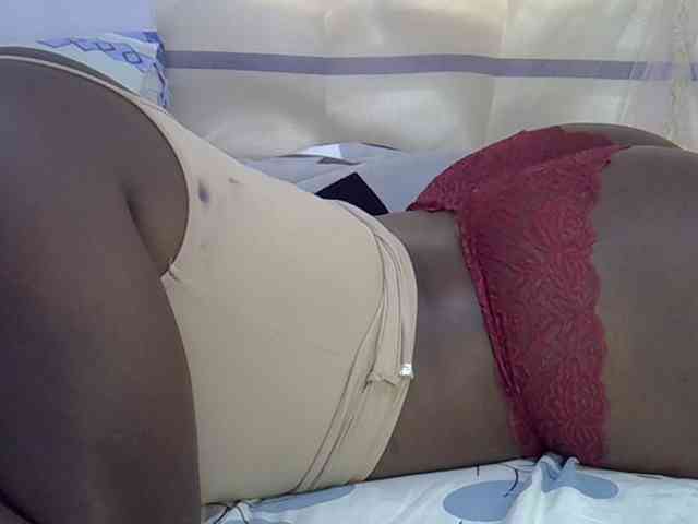 Juicyass-02 webcam