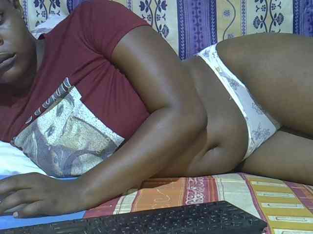 Juicyass-02 webcam