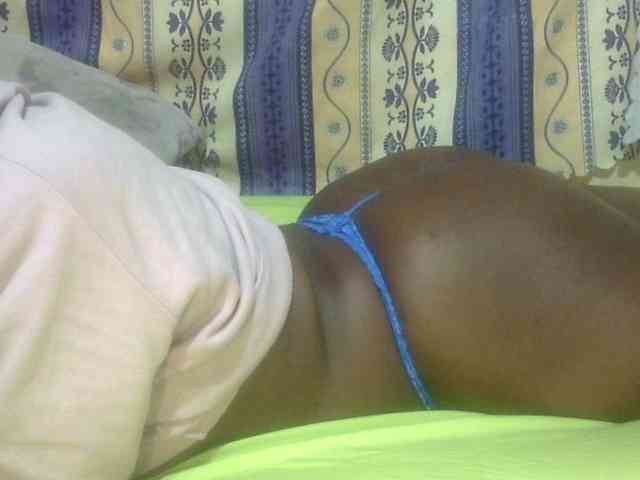Juicyass-02 webcam