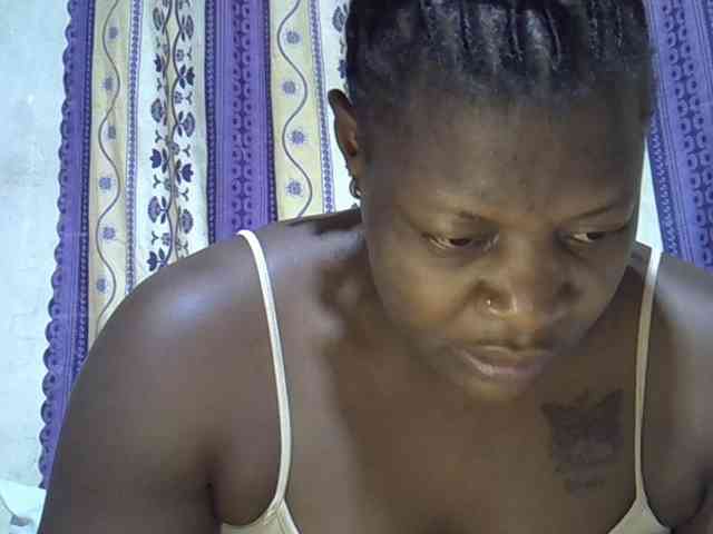 Juicyass-02 webcam