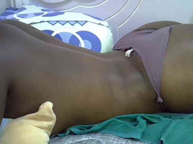 Juicyass-02 webcam