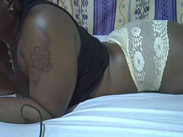 Juicyass-02 webcam