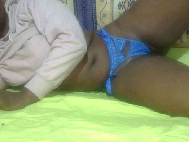 Juicyass-02 webcam