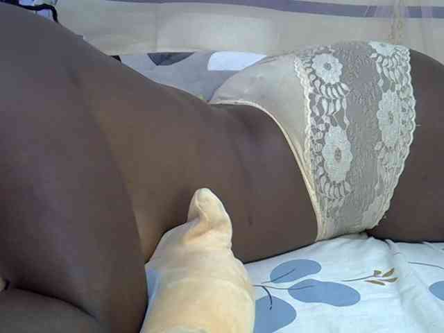 Juicyass-02 webcam