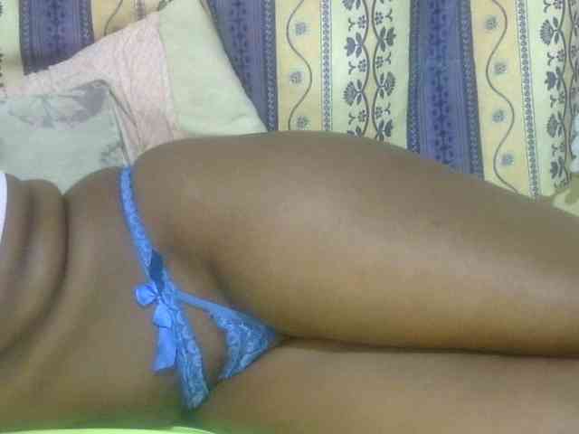 Juicyass-02 webcam