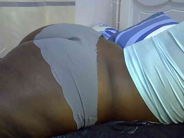 Juicyass-02 webcam