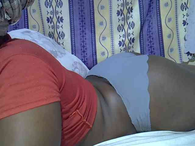 Juicyass-02 webcam
