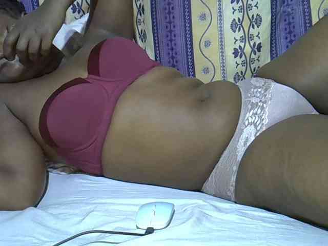 Juicyass-02 webcam
