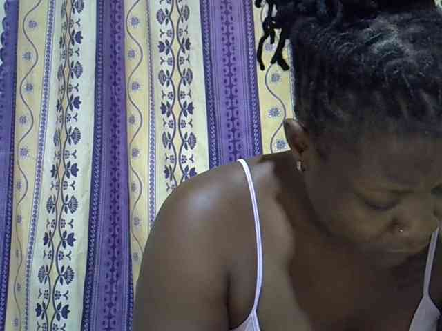 Juicyass-02 webcam