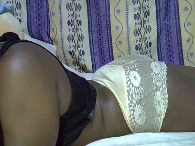 Juicyass-02 webcam
