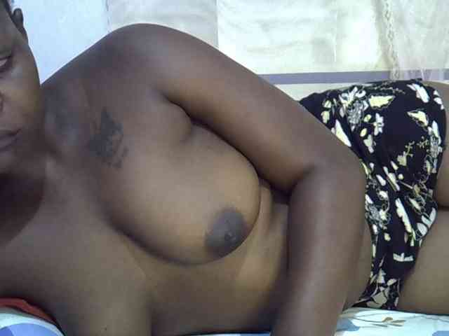 Juicyass-02 webcam