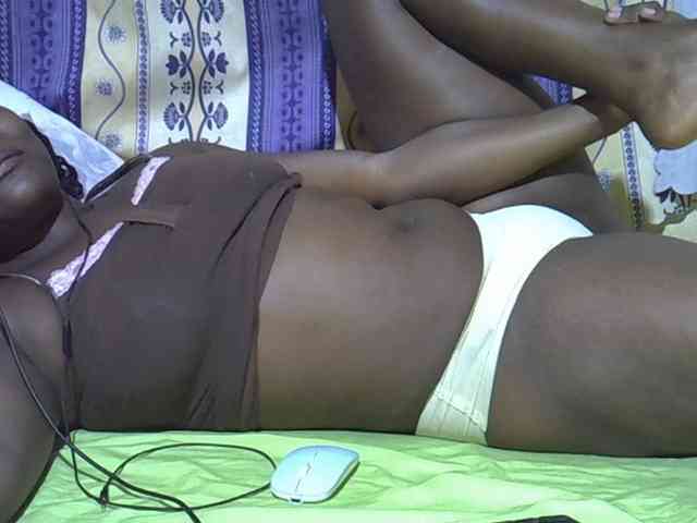 Juicyass-02 webcam