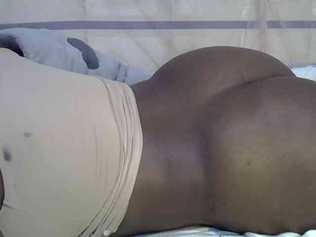 Juicyass-02 webcam
