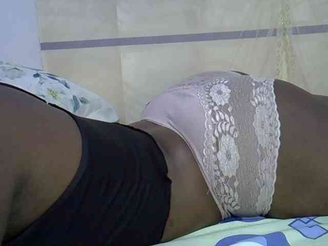 Juicyass-02 webcam