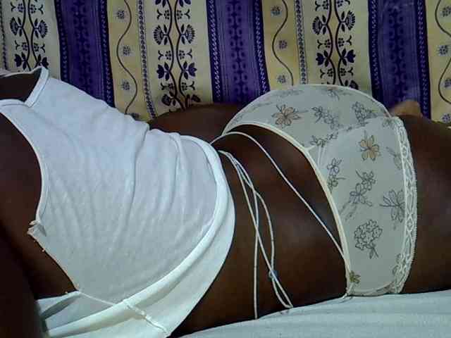 Juicyass-02 webcam