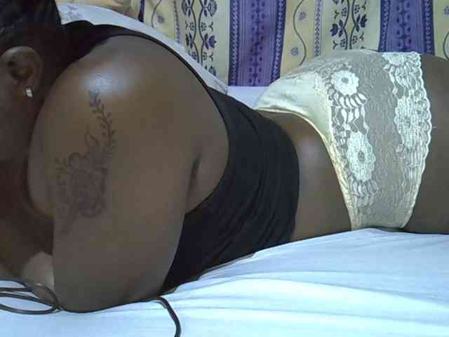 Juicyass-02 webcam