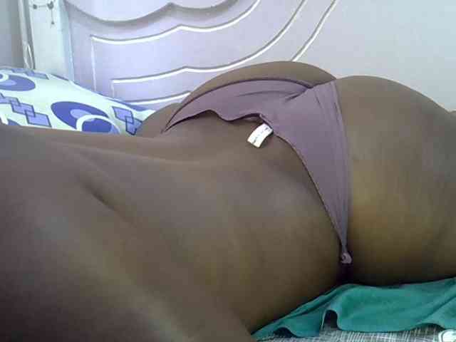 Juicyass-02 webcam