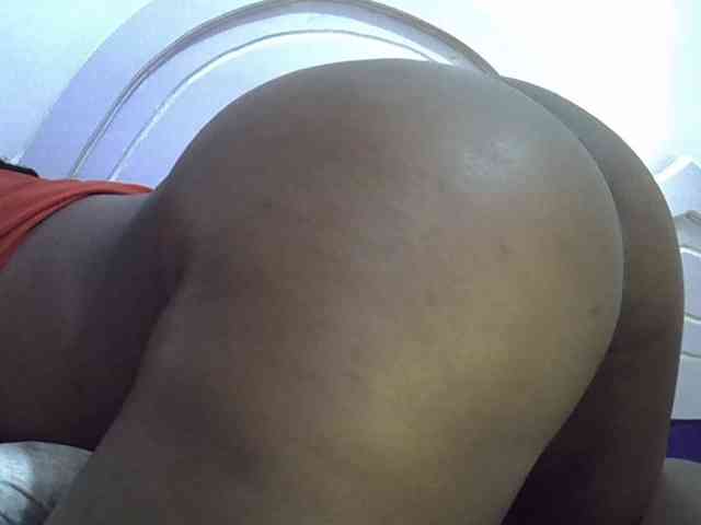 Juicyass-02 webcam
