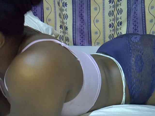 Juicyass-02 webcam