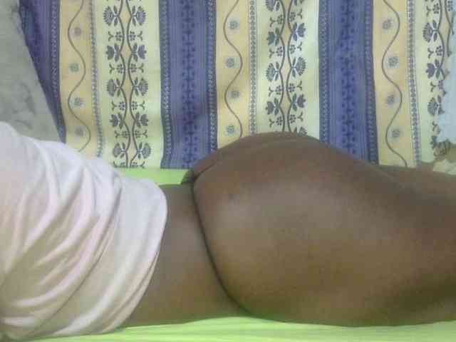 Juicyass-02 webcam