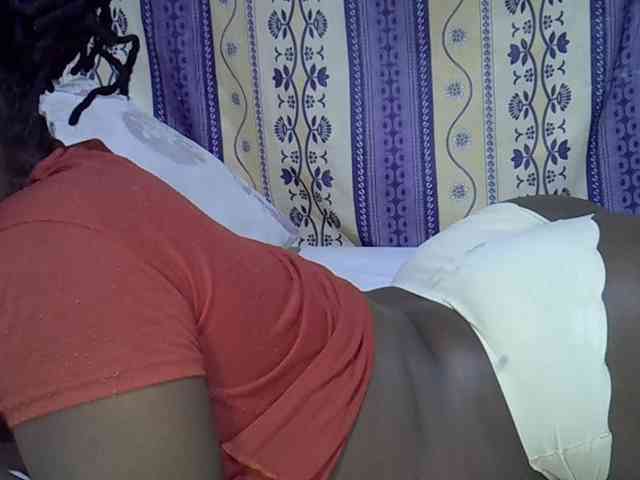 Juicyass-02 webcam
