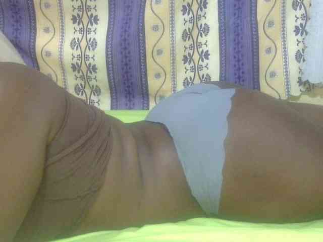 Juicyass-02 webcam