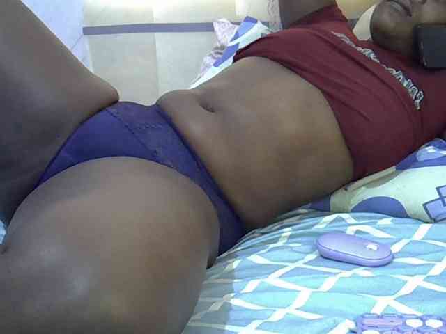 Juicyass-02 webcam