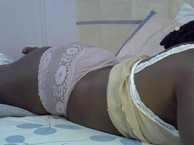 Juicyass-02 webcam