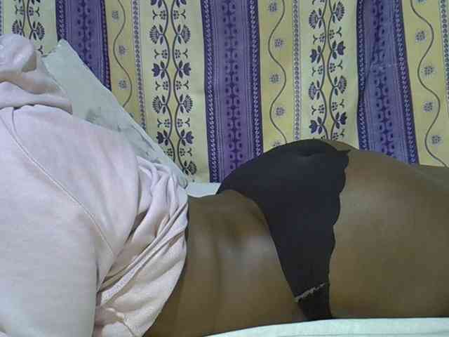Juicyass-02 webcam