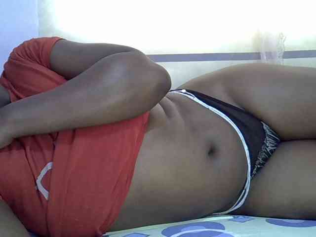 Juicyass-02 webcam
