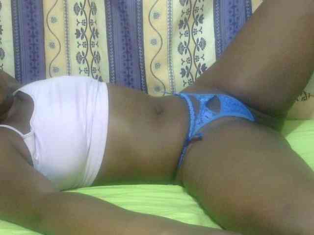 Juicyass-02 webcam