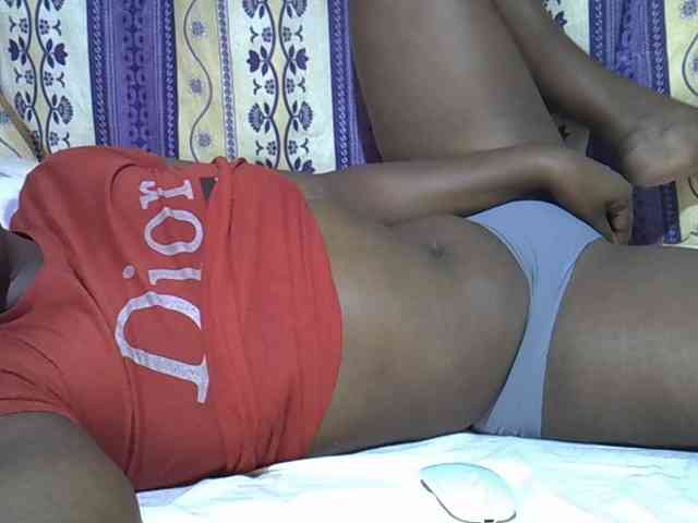 Juicyass-02 webcam